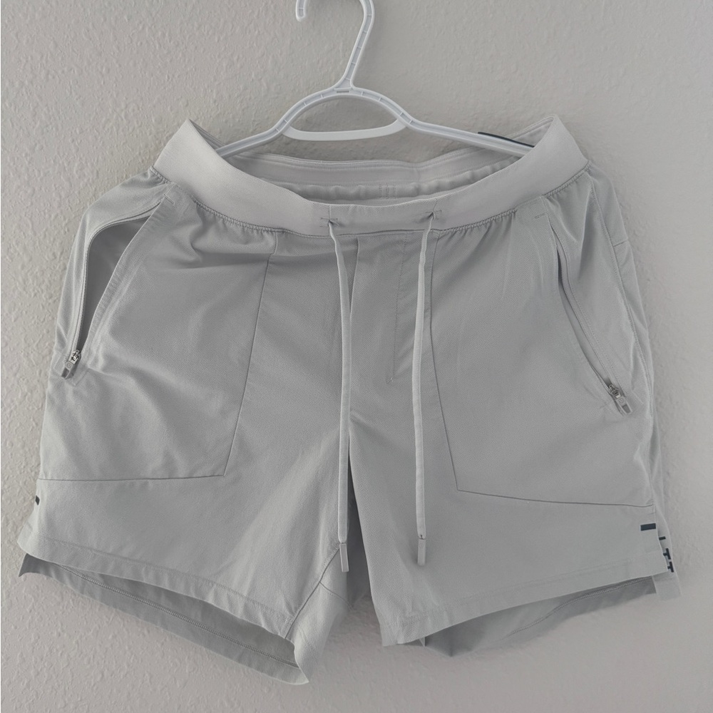 Lululemon licensed to train shorts. 5 inch inseam